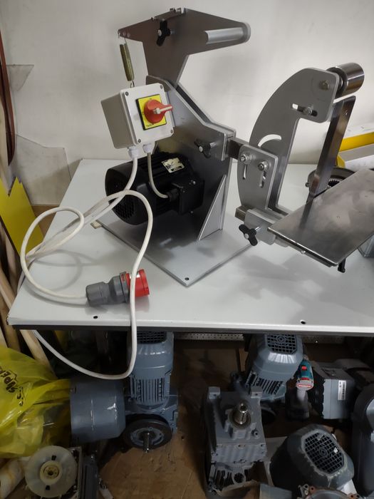 Șlefuitor cu banda belt grinder