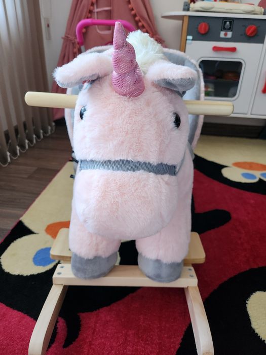 Moni Музикално конче люлка