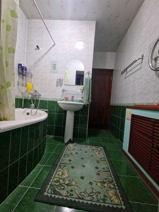 Срочно продается  2ком на метро Х.Алимжана 90000уе