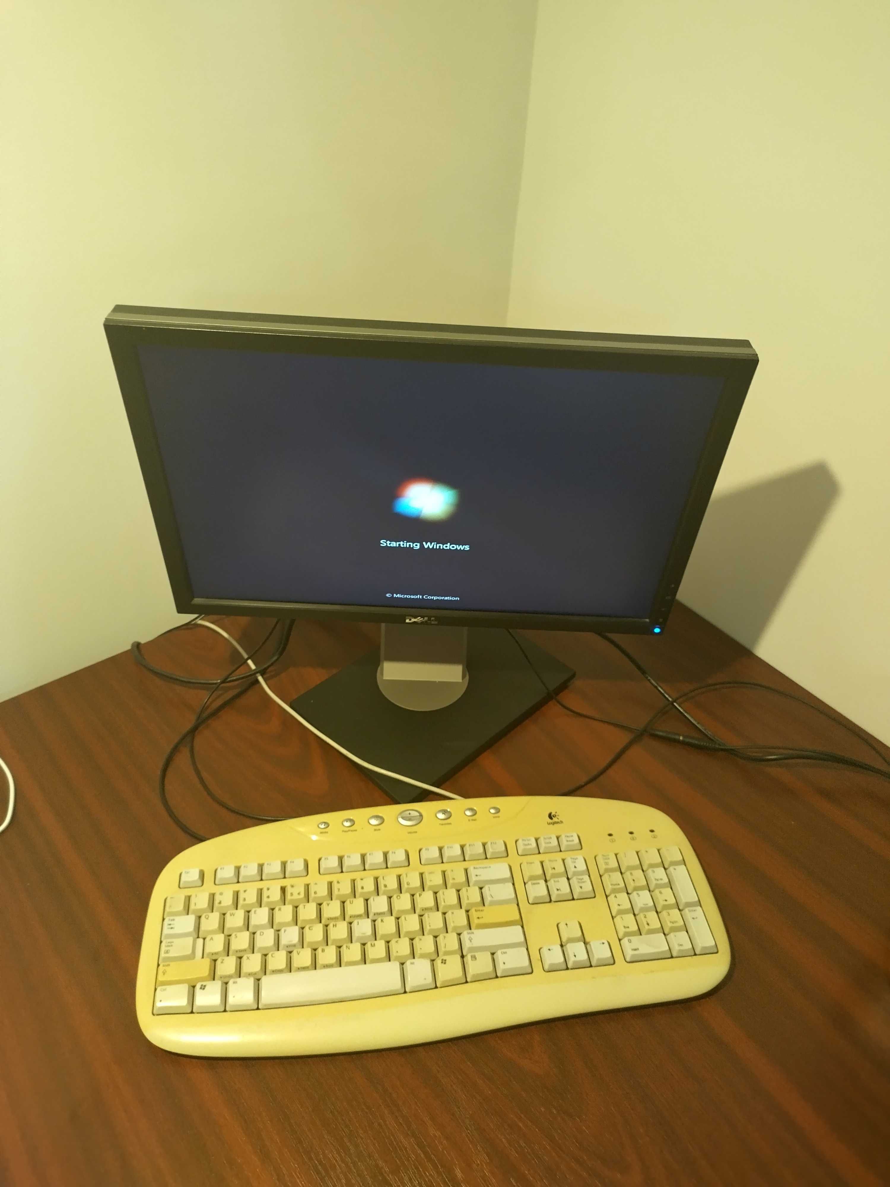 Calculator- unitate centrala, monitor, tastatura