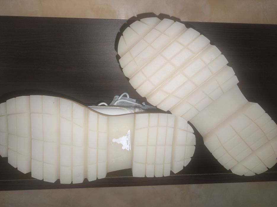 Ghete Bershka noi Nr 36