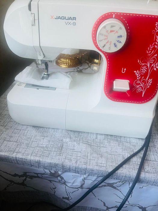 Продам швейную машинку Jaguar VX -9.