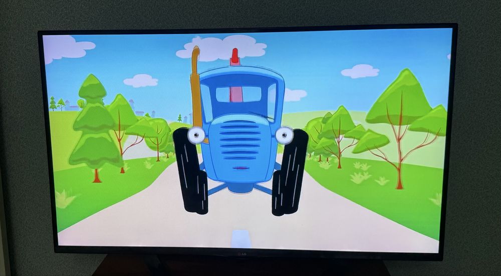 Телевизор LG диагональ 55см