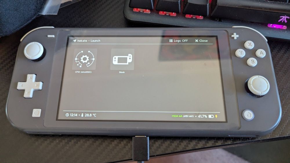 Nintendo Switch Lite с Hecate