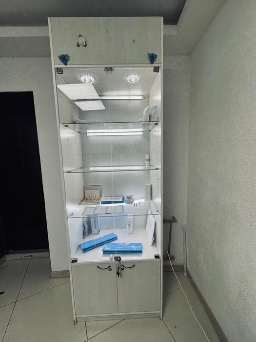 Шкаф и стол продается