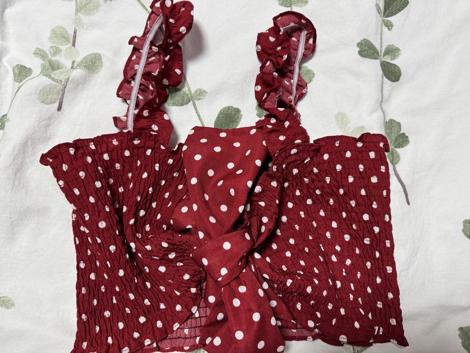 Бодита и топове H&M и Zara