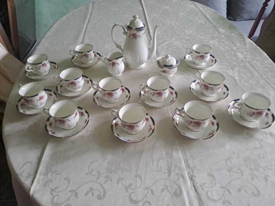 De vanzare  set de 12 persoana  porțelan tip Versailles  de la ZEPTER