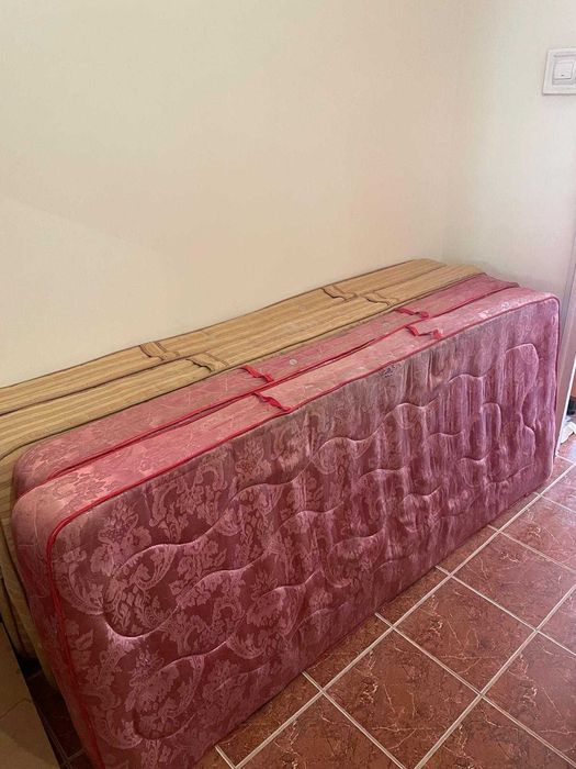 Donez 2 paturi dormitor