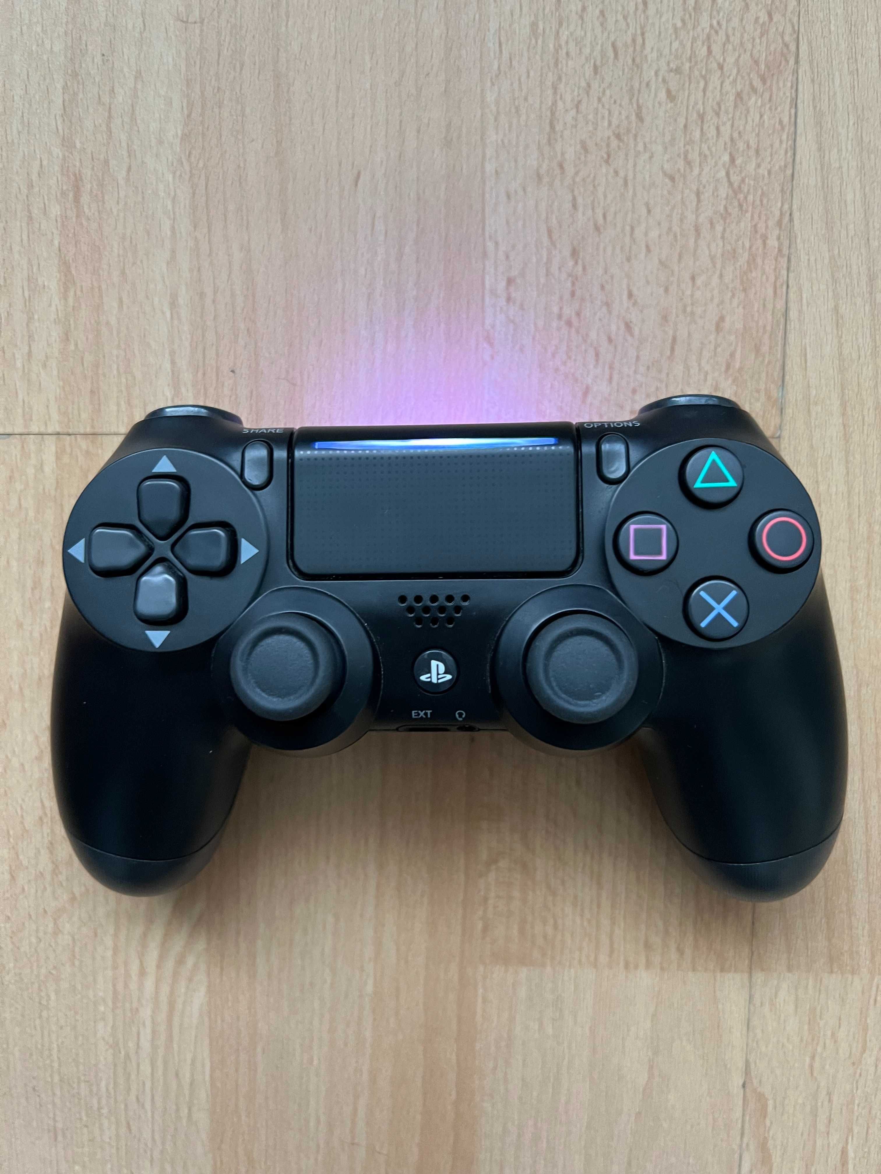 Playstation 4 Slim 1 TB с 4 игри