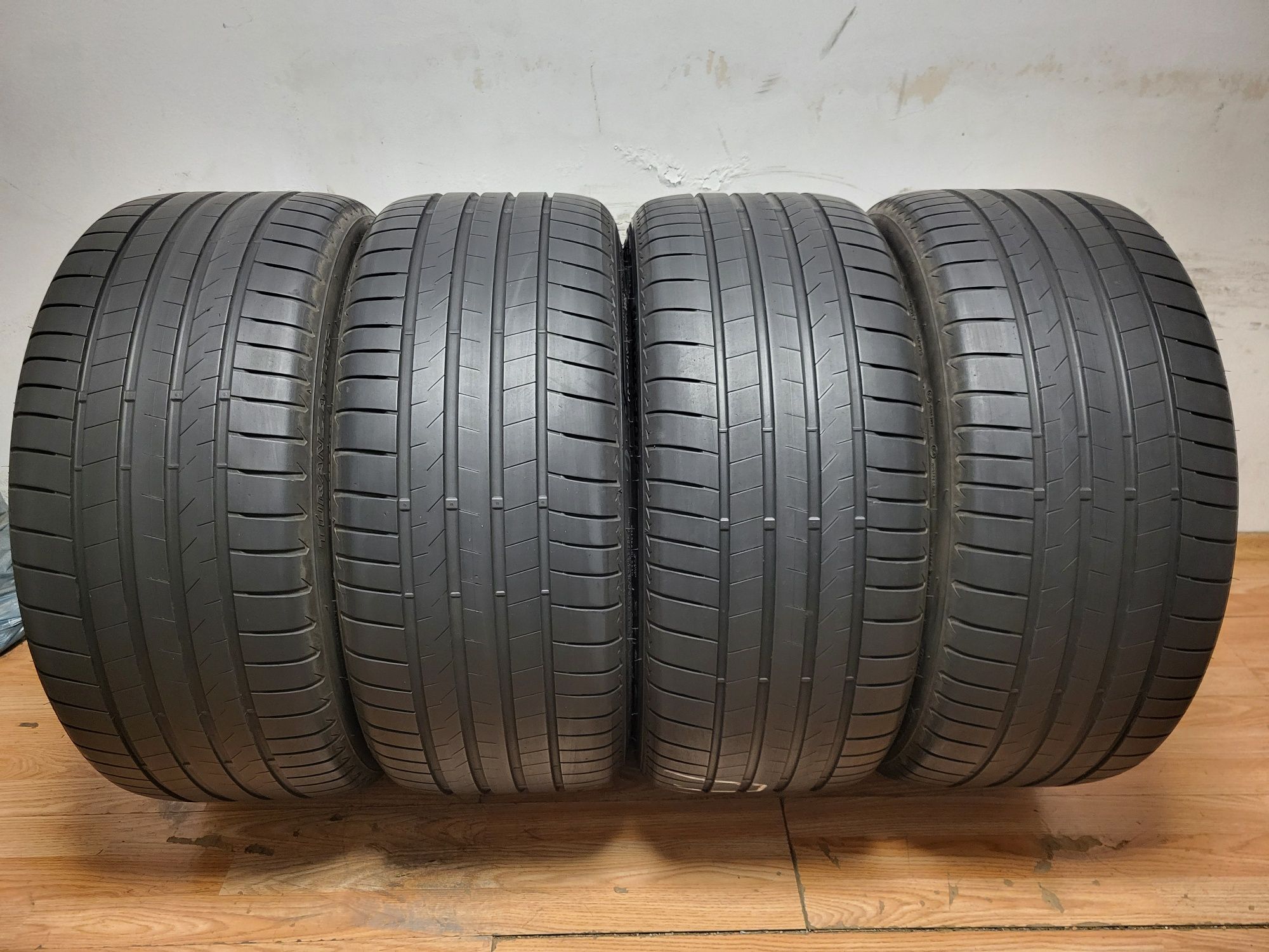 285/35/22 Bridgestone DOT23 / летни гуми