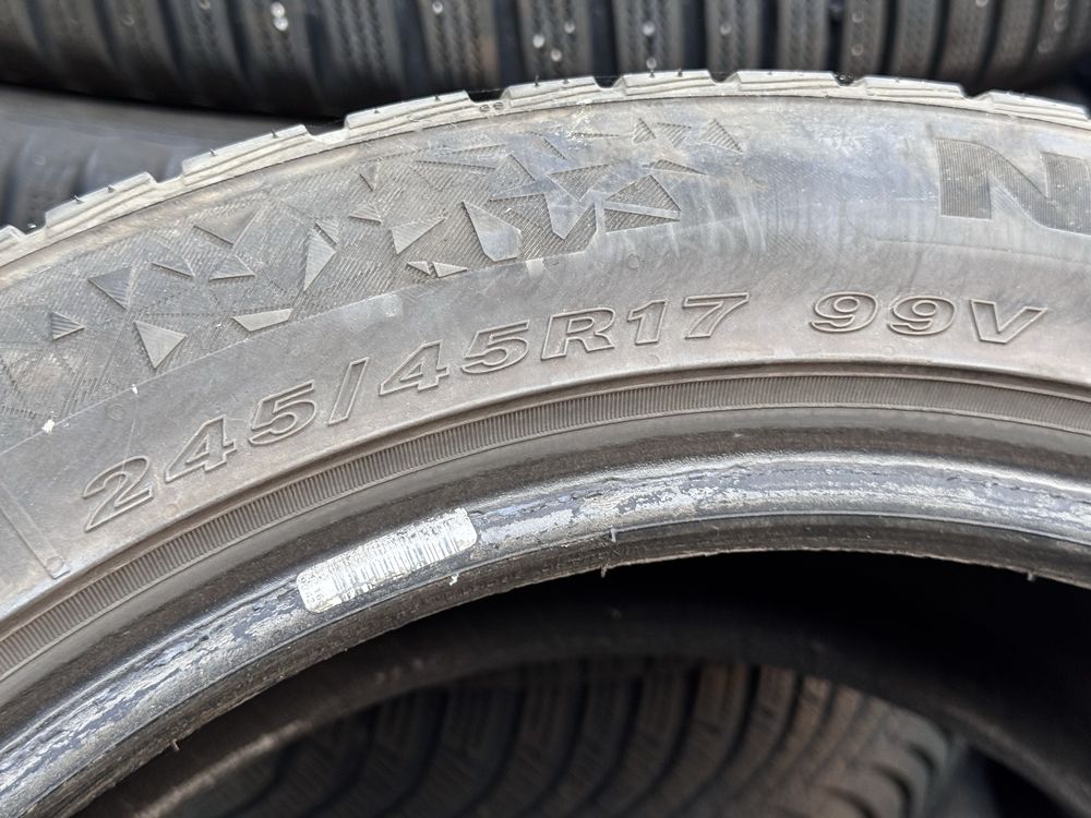 245/45/R17 Nexen Winguard 1бр зимна dot2619 5-6мм