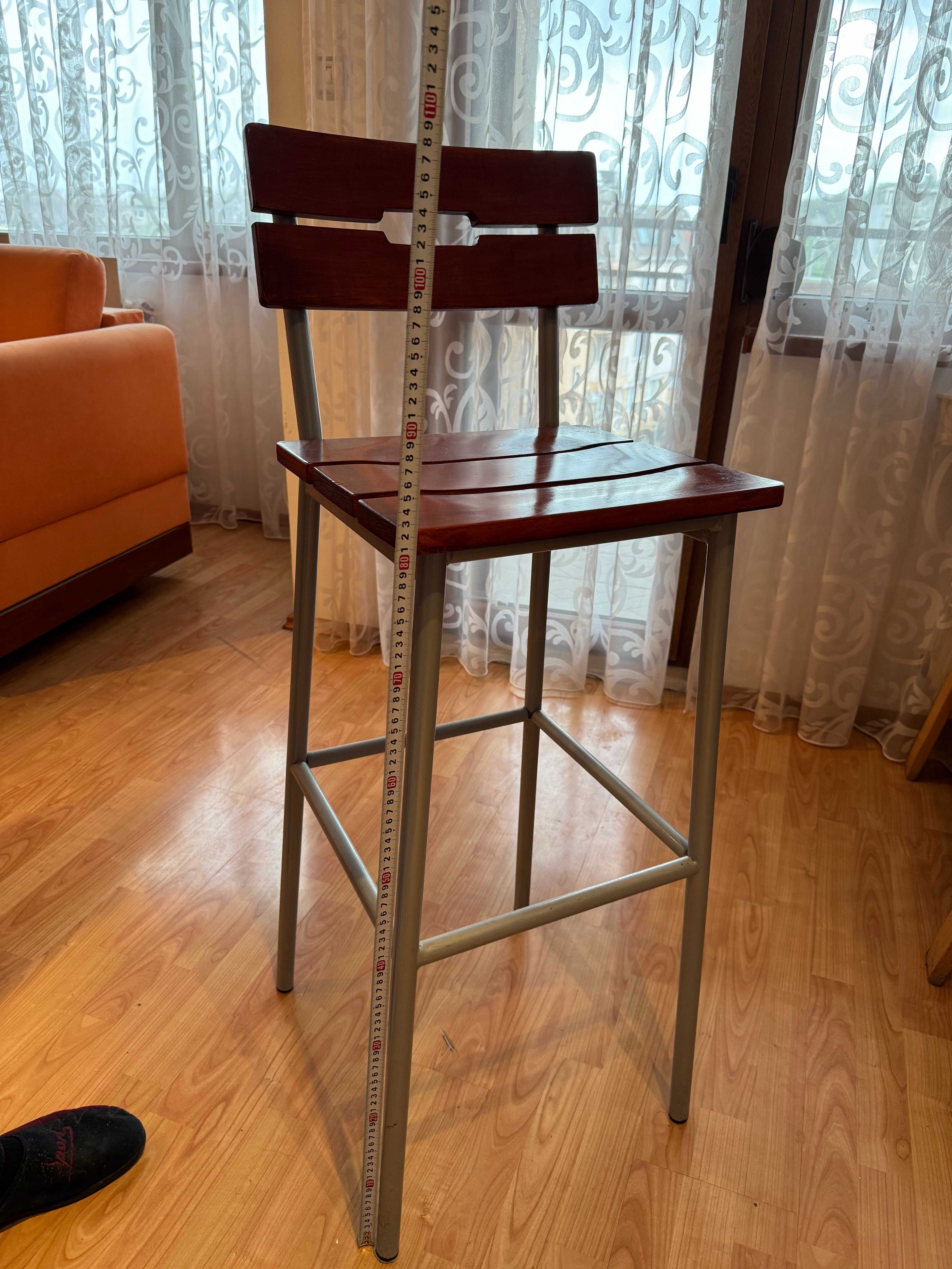 бар стол от метал и дърво