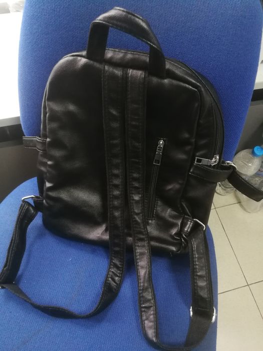 Продавам дамска чанта от естествена кожа