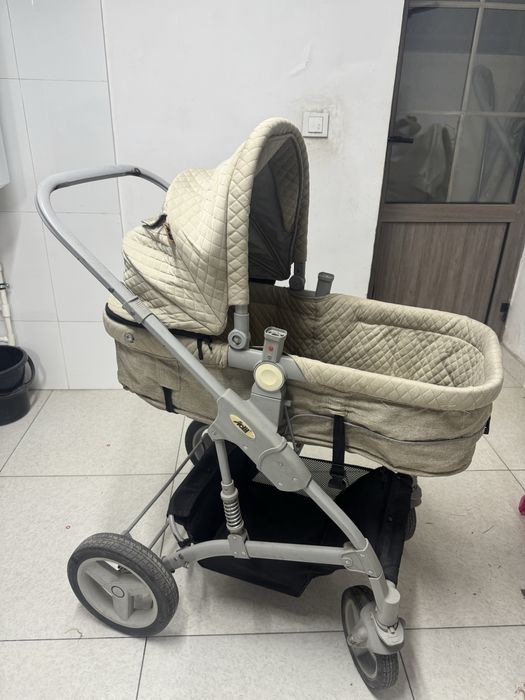 Коляска сотилади