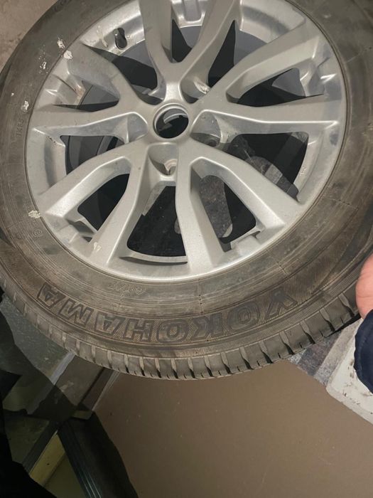 Продам запаску (колесо) от nissan x-trail Yokohama
