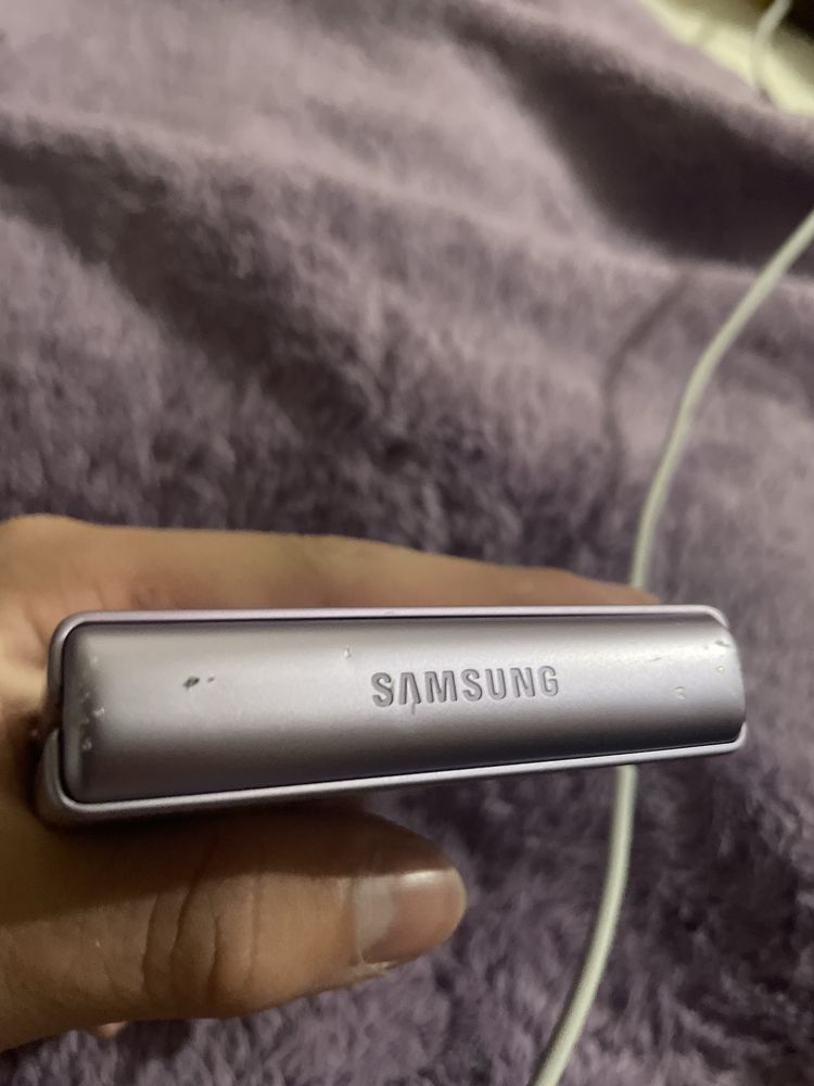 Samsung galaxy Z flip 3 5G