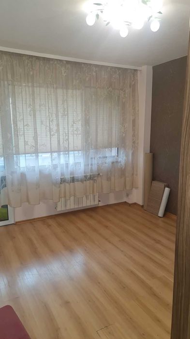 Продава тристаен апартамент кв.Слатина  80кв.м