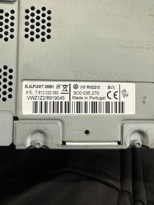 Rns 300 compatibil cu model vw golf, passat, touran