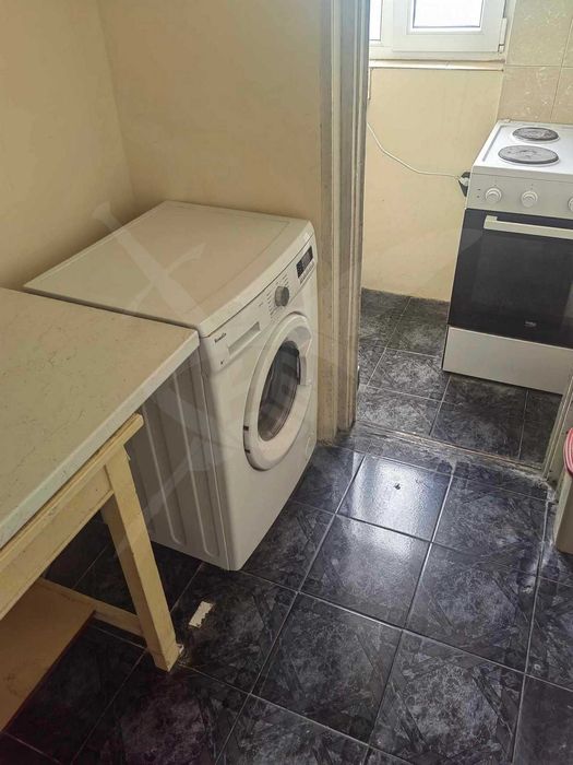 Дава се под наем Двустаен апартамент в Варна, Левски - 60 кв.м за 275 € - Снимка #1