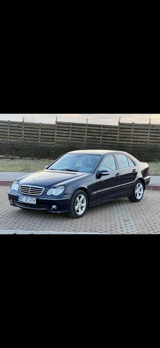 Vand mercedez c220 Avntgarde impecabil