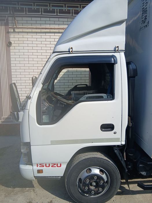 Isuzu ideal srochna sotiladi