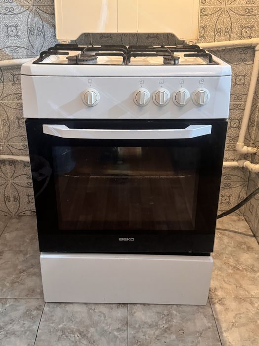 Газовая плита продаётся.