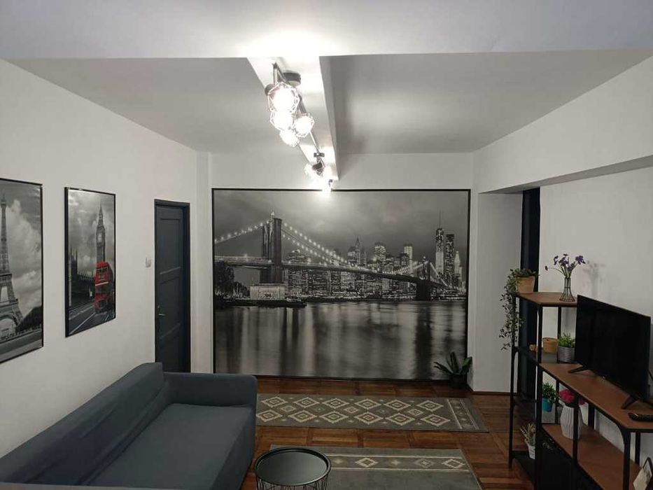 Bucuresti Piata Victoriei Calea Victoriei 2 semidecomandate 106000 euro