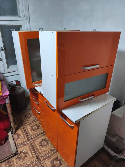 Кухонный горнитур в хорошем состоянии