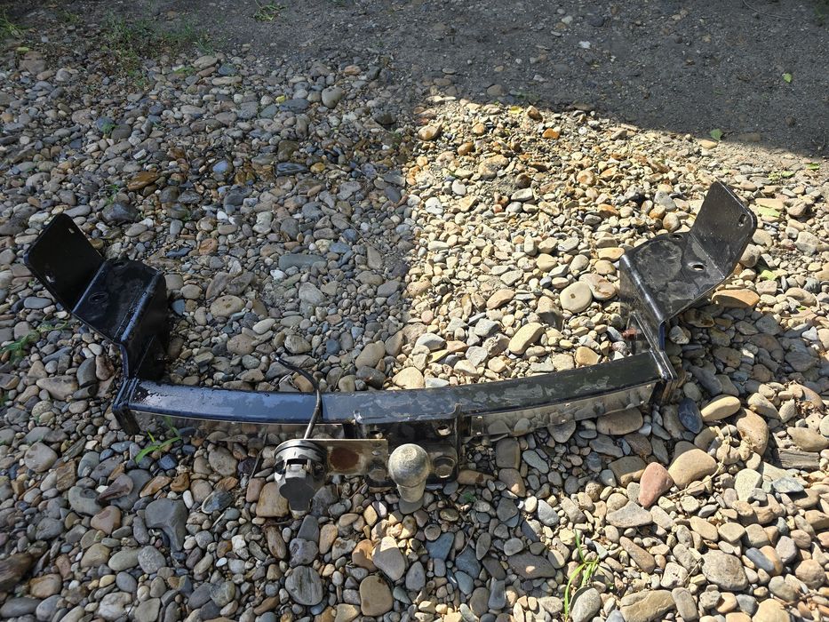 Продам фаркоп на Тойоту Хайландер