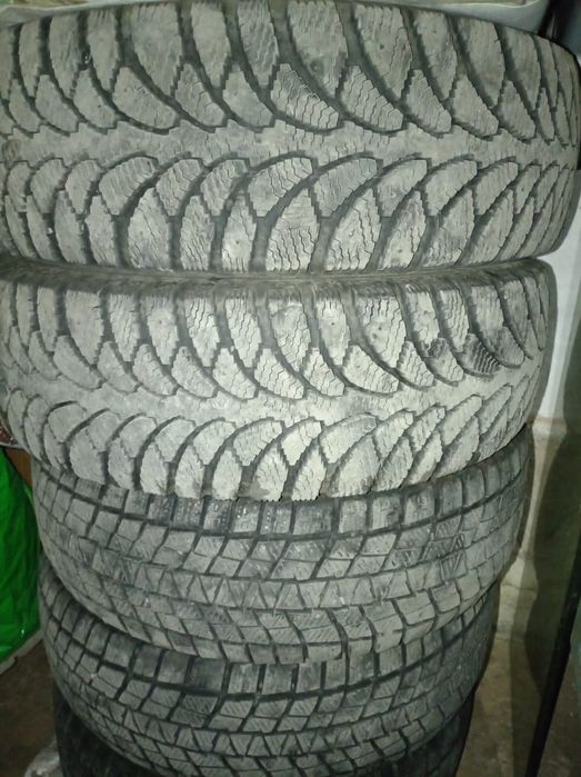 Ассалаумағалайкум зимни балон сатылады 185,65,14 резмер жаксы сост