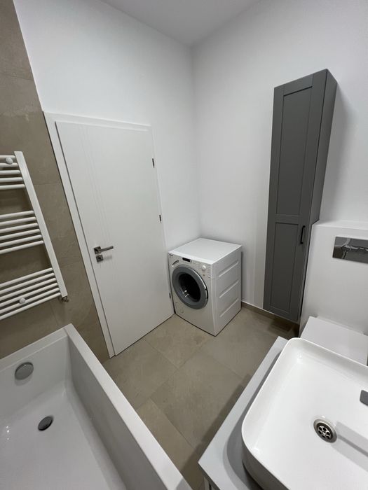 Apartament 2 camere de vânzare-central-bloc nou-parcare subterană
