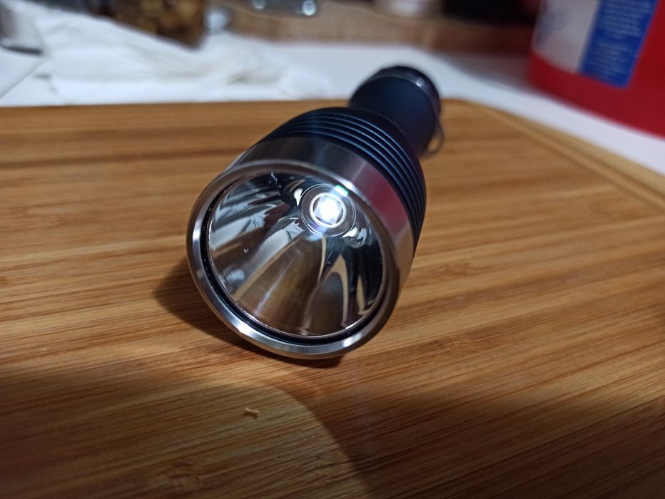 Lanterna Noctigon Emisar KR1 SFT40 2300lm 650m