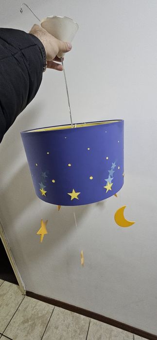 Lustra camera copilului