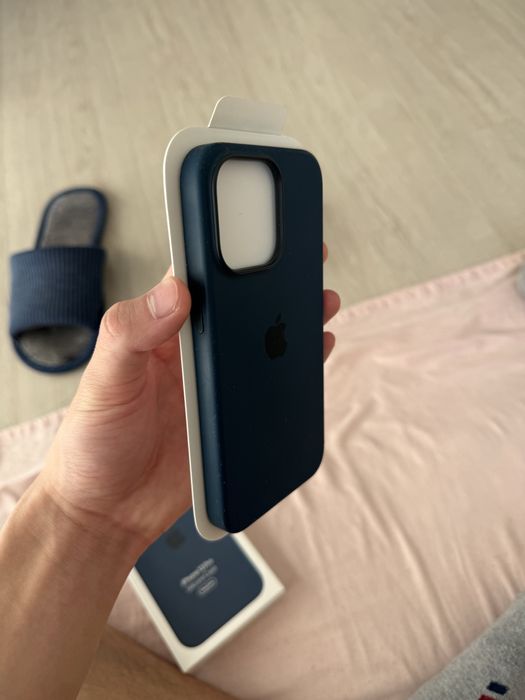 Оригинальный чехол на Iphone 13PRO. Новый