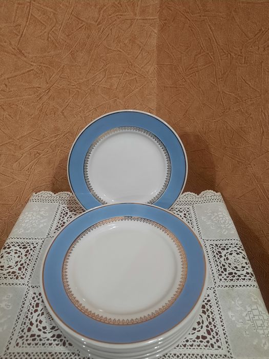 Абсолютно новые десертные тарелочки (d-17см) , Пролетарский ФЗ. Красив