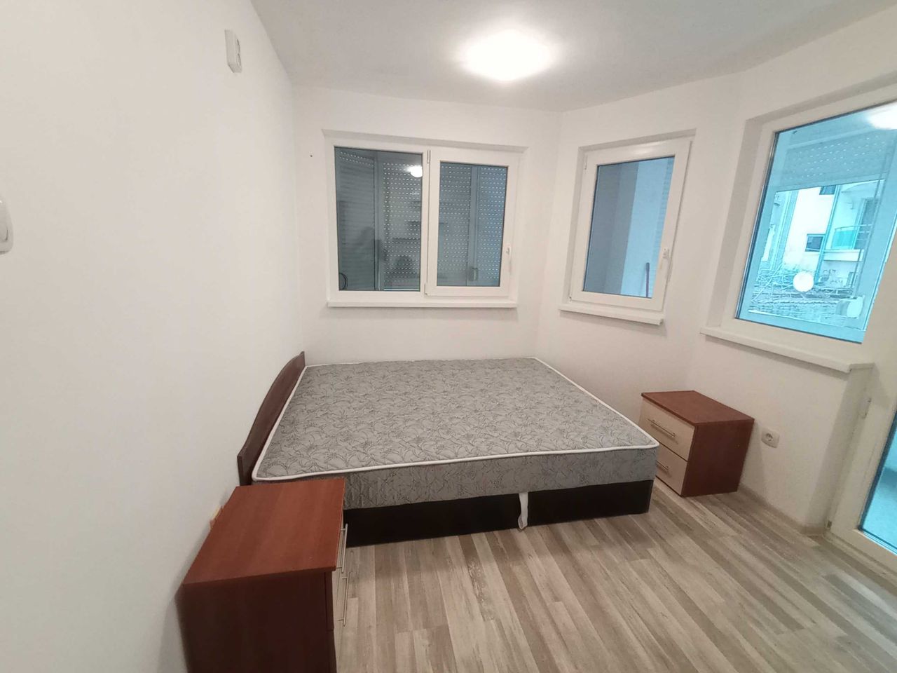 Дава се под наем Двустаен апартамент в Бургас, Център - 45 кв.м за 306 € - Снимка #6