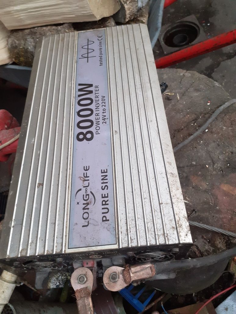 Invertor 24v/220v