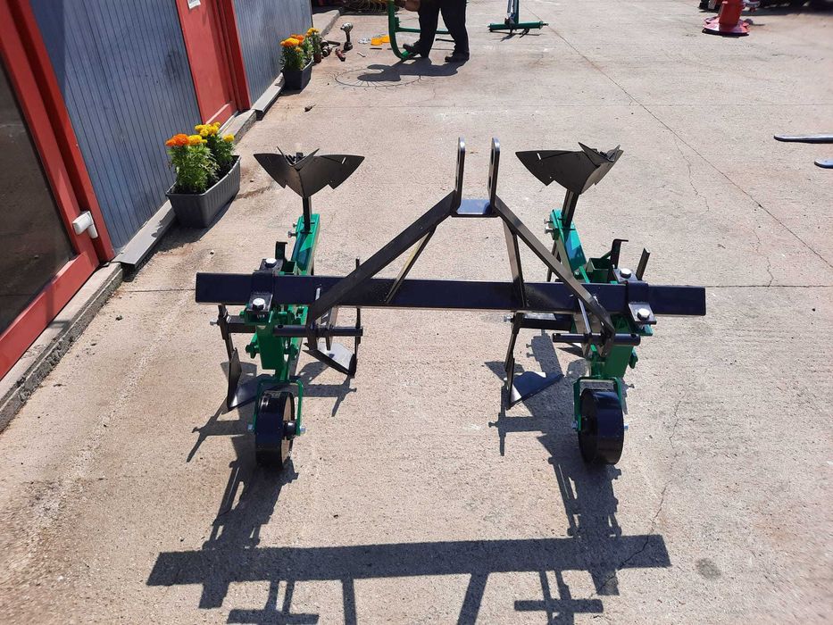 Prasitoare (cultivator) 2 sectii
