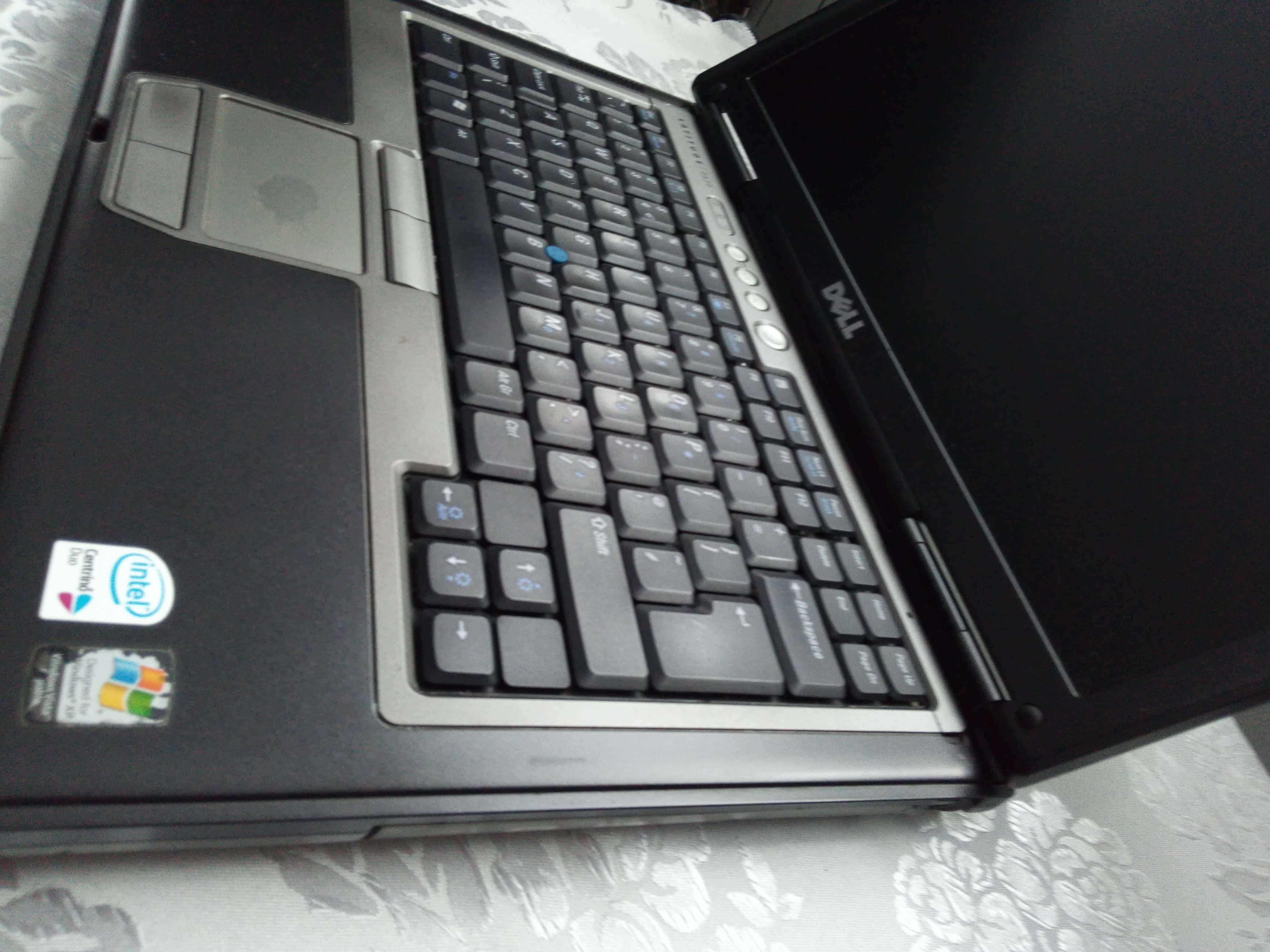 Laptop DEEL Latitute D620 , intel centrino duo.