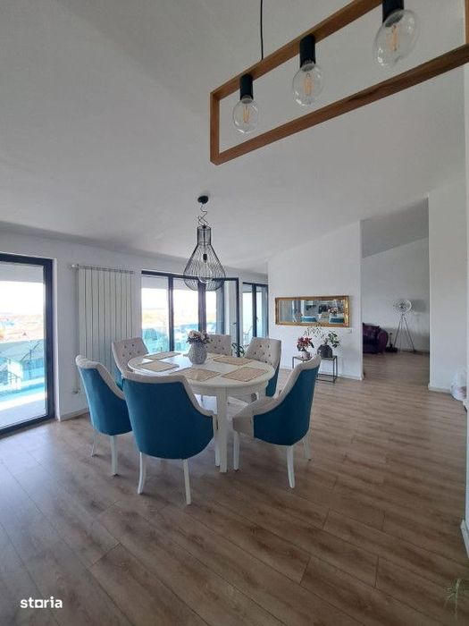 Vanzare - Penthouse cu 3 camere, bloc nou, suprafata de 70 mp