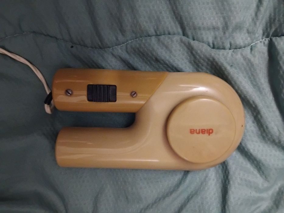 Продавам сгъваем сушоар