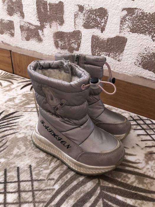 Детски ботушки 29,30 ном. Като нови.