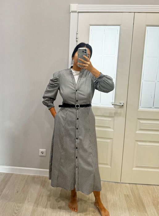 Платье в длине миди