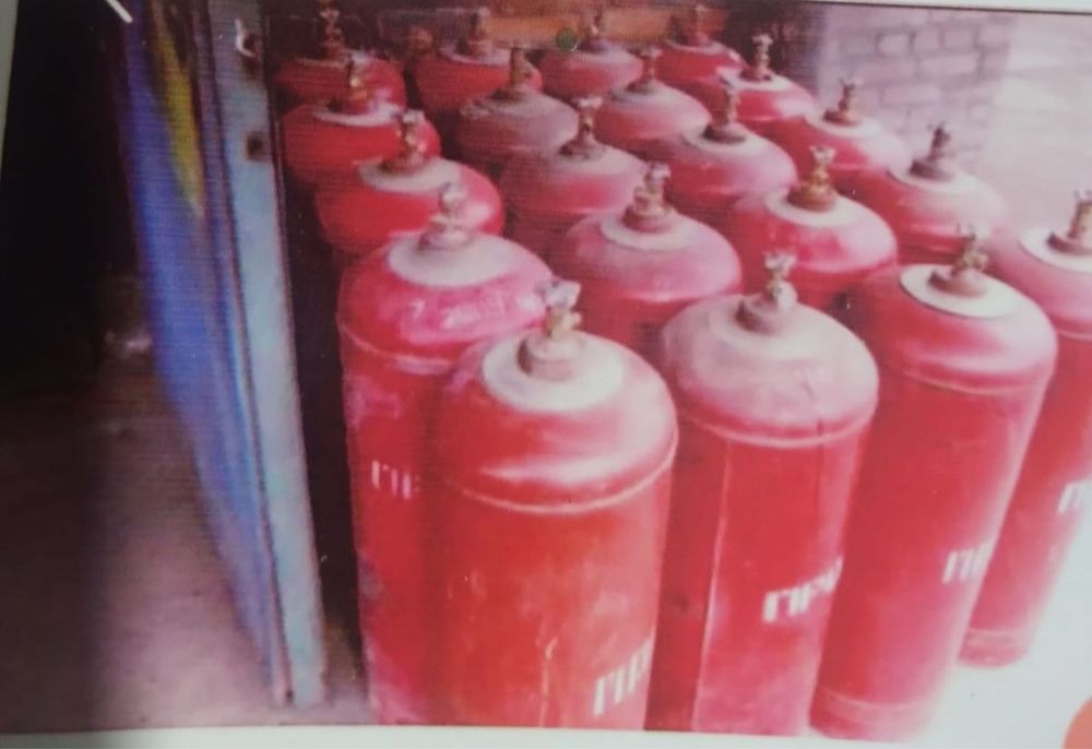 Продам газовые баллоны большие б/у