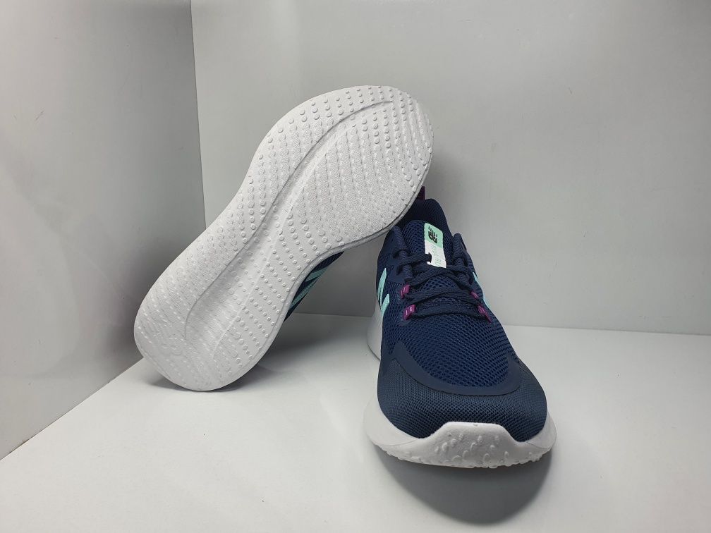 New Balance Ryval Run

Чисто нови с кутия. 

Размер 43 стелка 28 см.