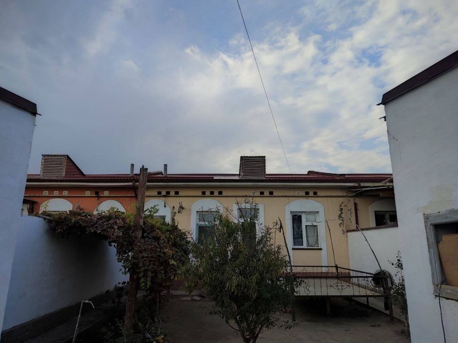 Уй сотилади 2 сотихли катеж