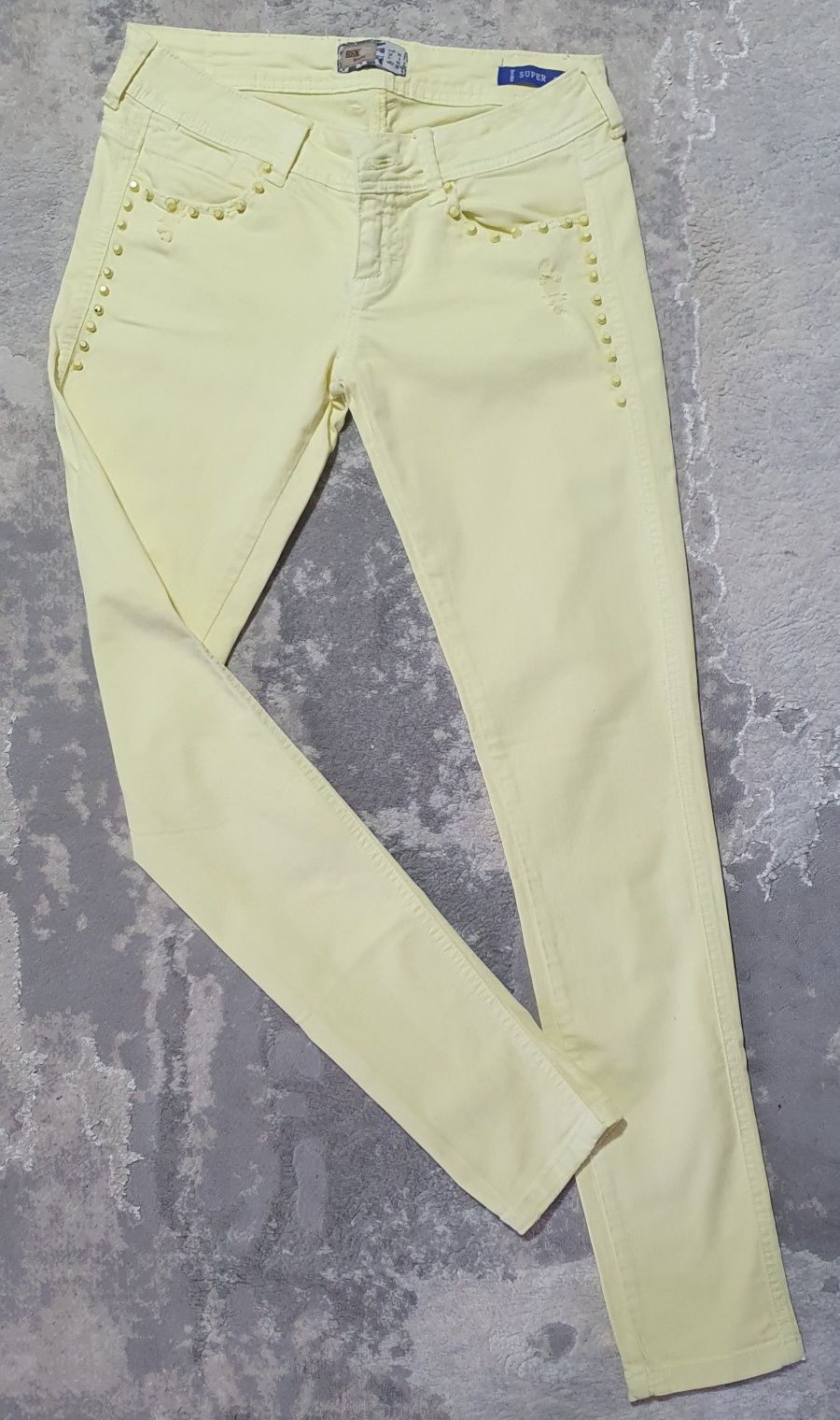 Jeans damă Bershka marime 36