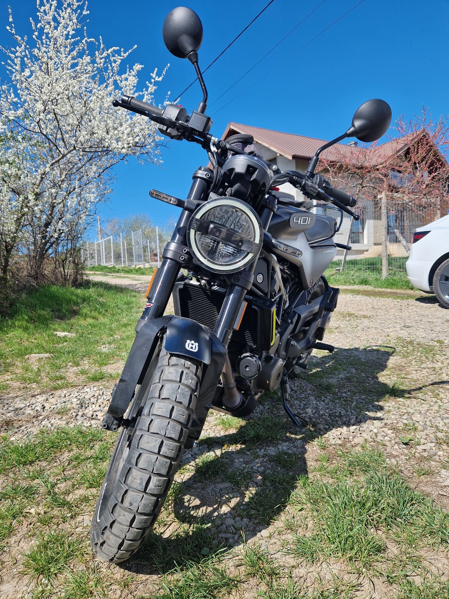 Motocicleta Husqvarna Svartpilen 401, garanție, A2