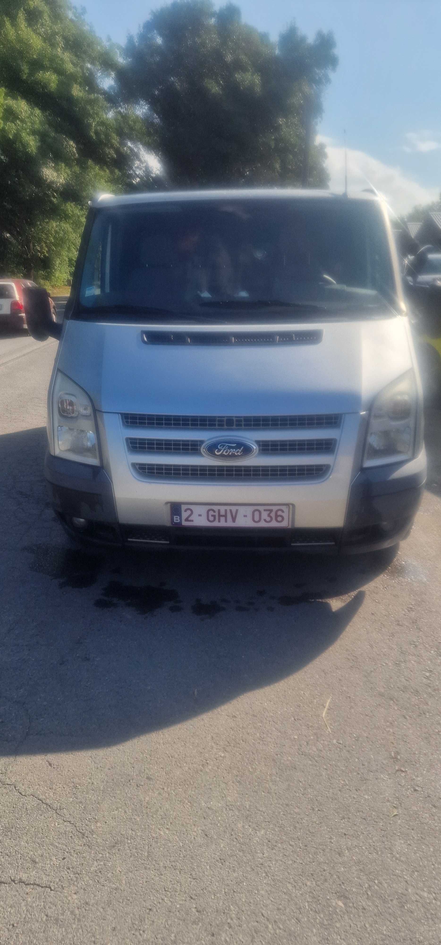 Продава микробус