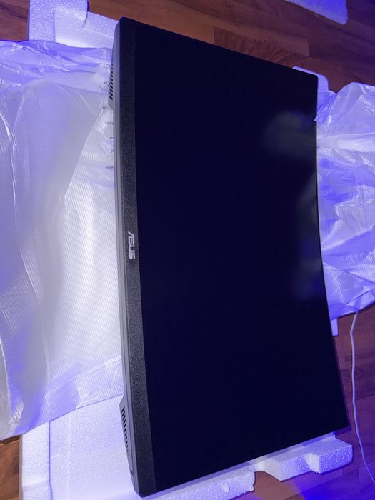 Monitor gaming Asus 24" full hd , VG24Q1B, curbat, in garantie